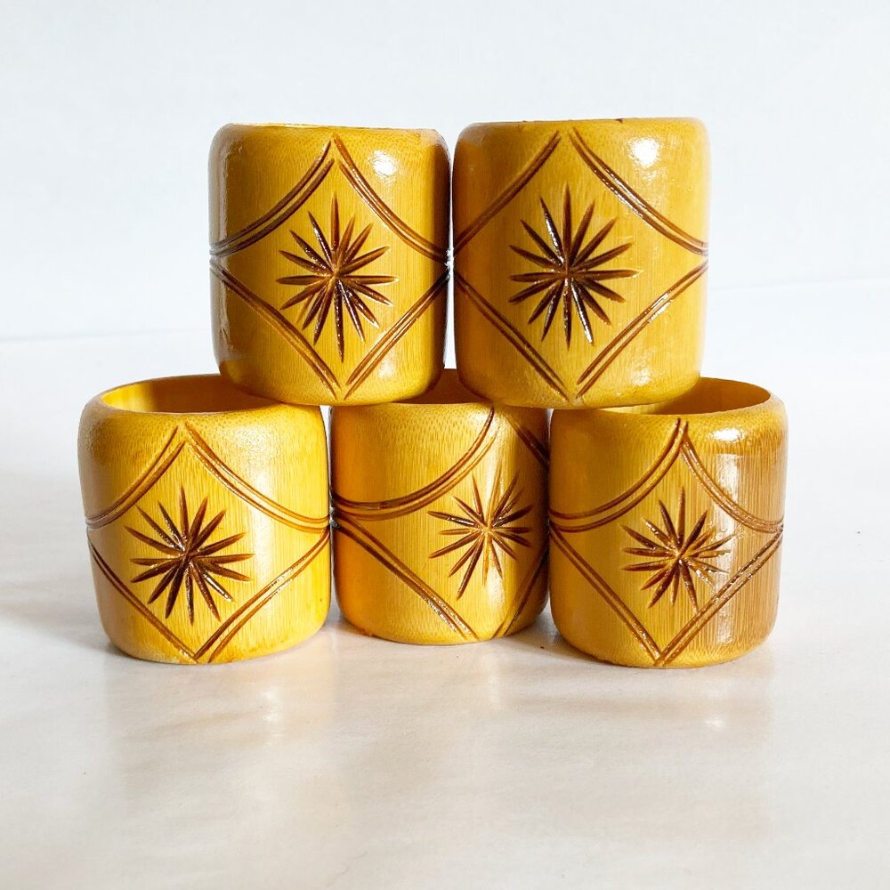Vintage Hand-Made Star Etched Bamboo Napkin Rings 5 Wood Tableware Serving